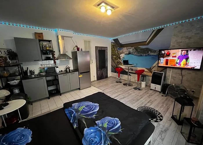 Apartment Monfas Provence In Prag